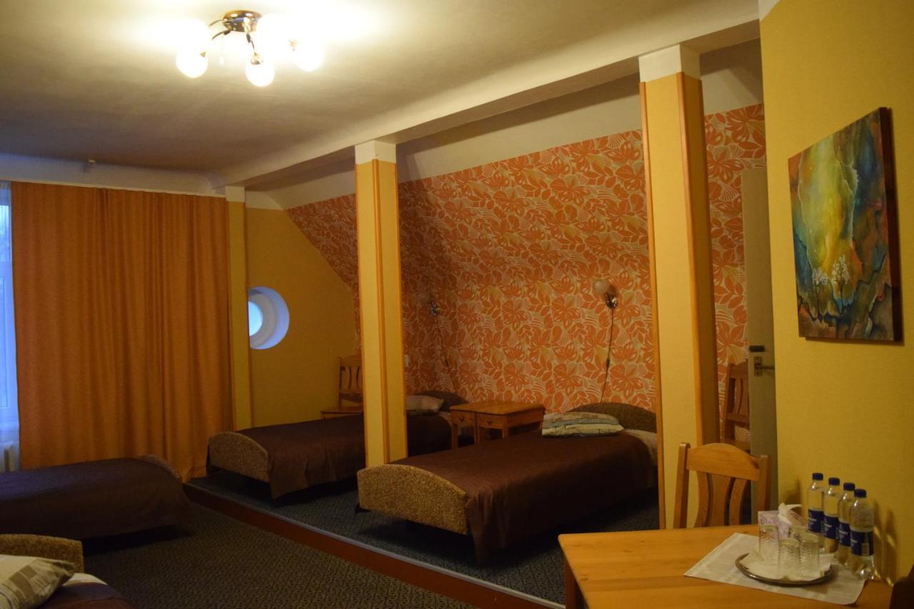 Kalna Ligzda Hotel Smiltene Eksteriør billede