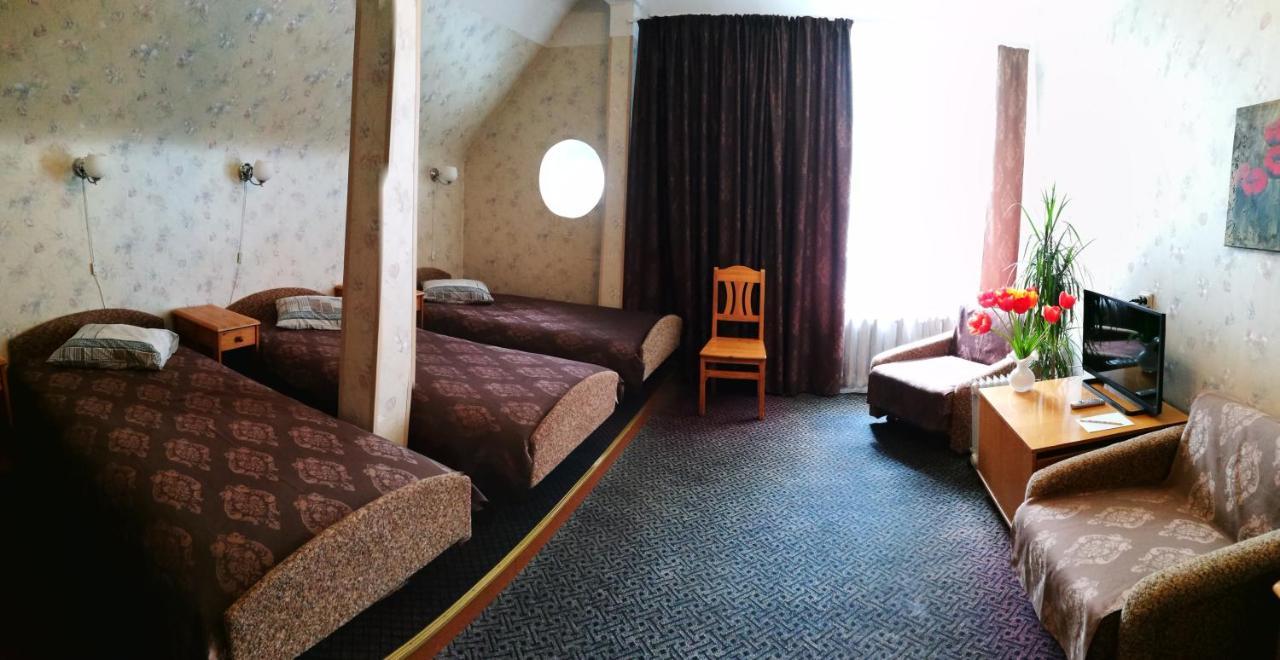 Kalna Ligzda Hotel Smiltene Eksteriør billede